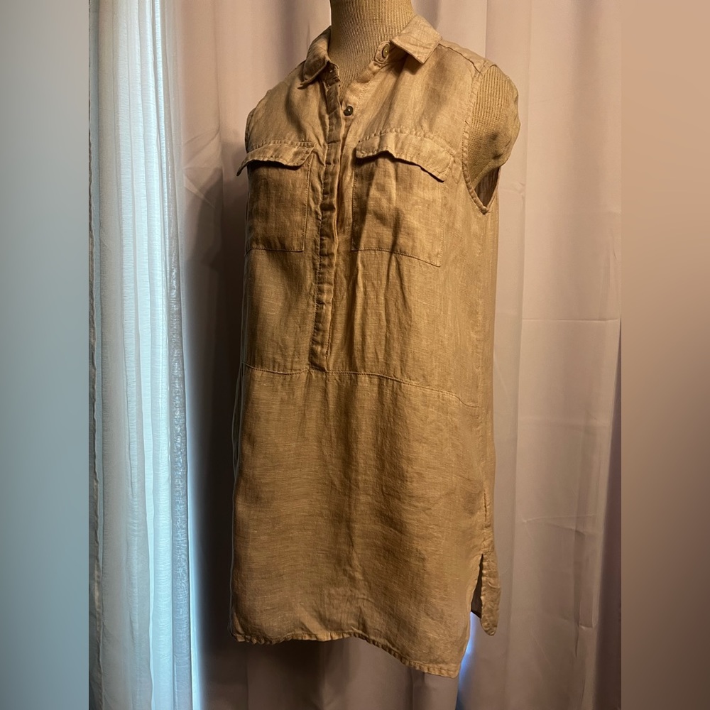 Jones & co Women's Light Brown Sleeveless W Pockets Summer Vacation Blouse NWOT